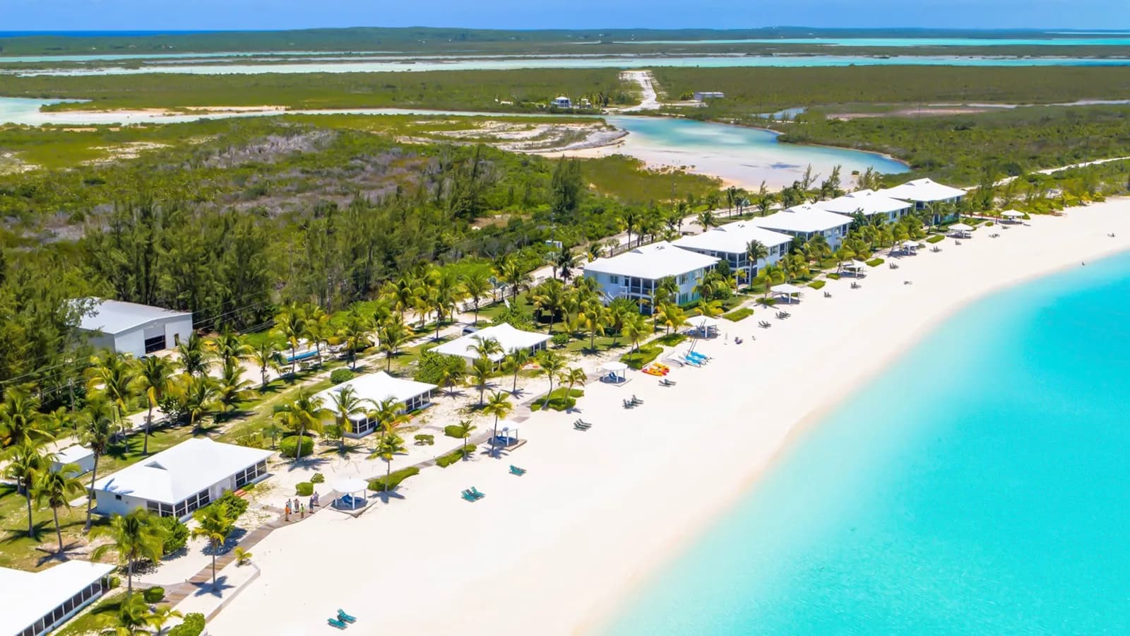 Das Cape Santa Maria Beach Resort am langen weißen Strand von Long Island