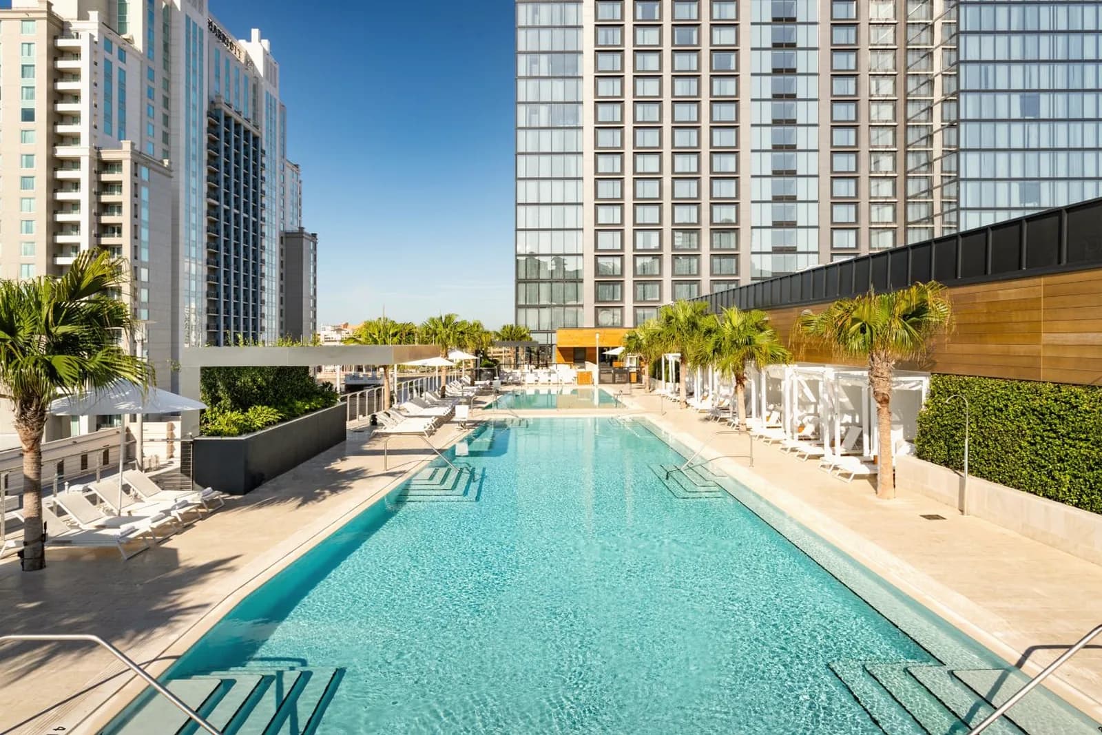 Der Pool des JW Marriott Tampa Water Street