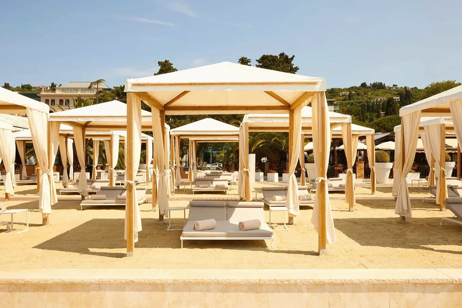 Hotel Palace Portorož – Strandcabanas am hoteleigenen Strand