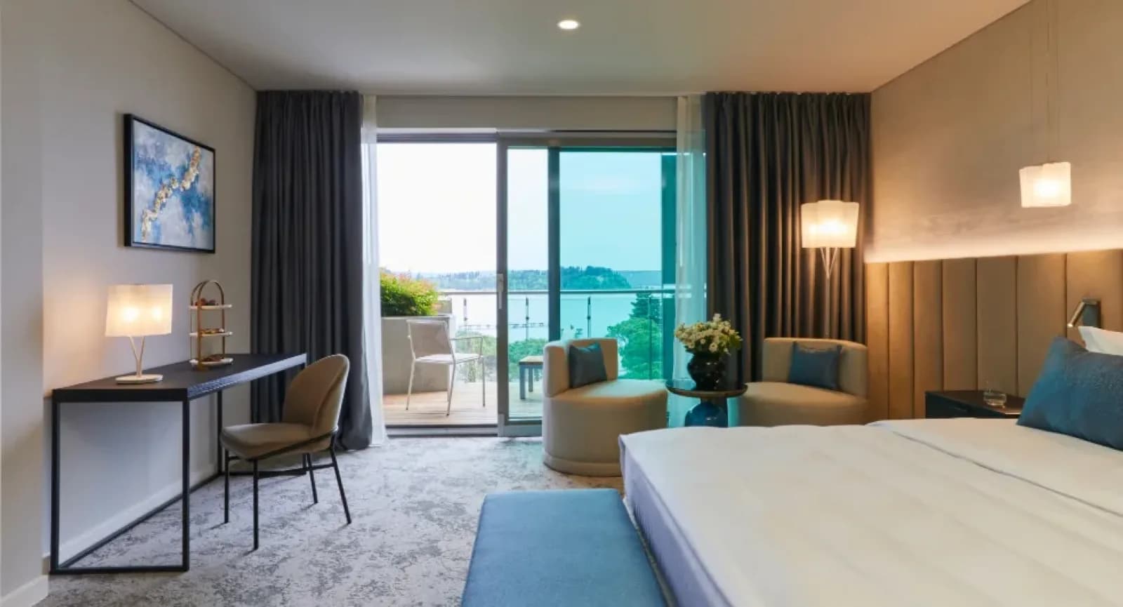 Hotel Palace Portorož – Deluxe-Zimmer mit Balkon und Blick auf die Bucht