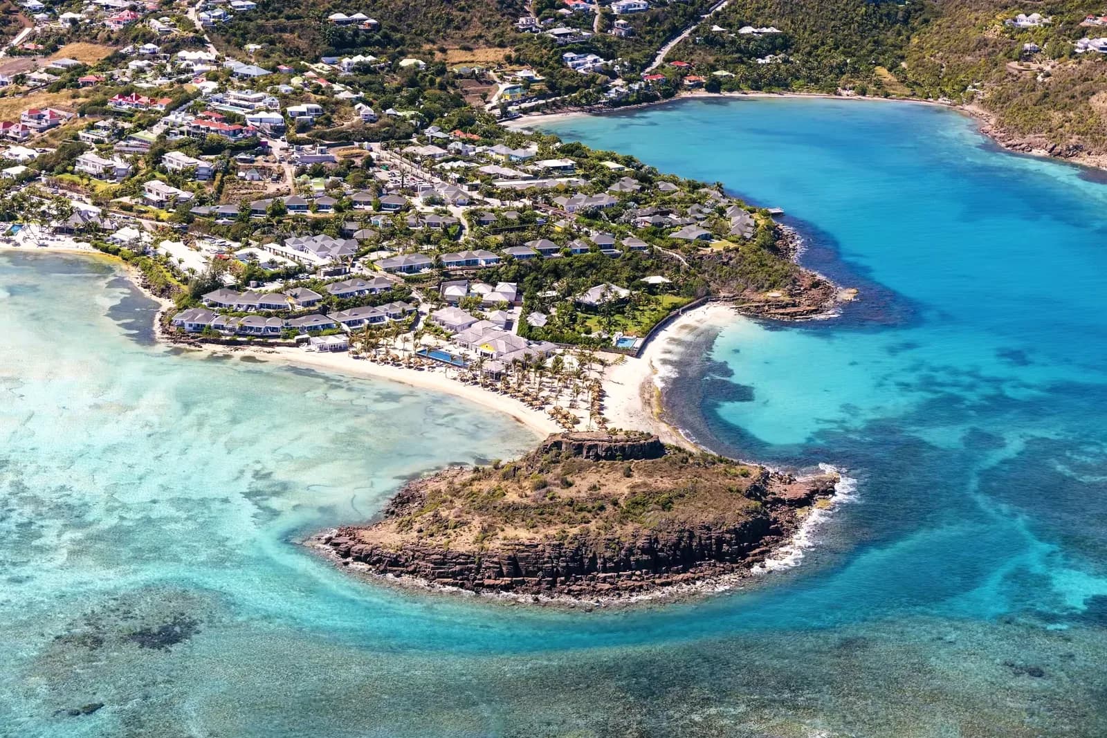 Die Halbinsel des Rosewood Le Guanahani zwischen Marigot Bay und Grand Cul-de-Sac