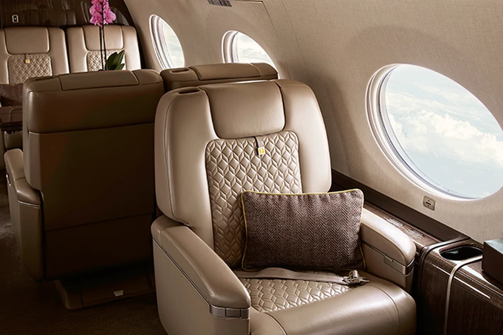 Sitzgruppe in der Kabine der Gulfstream G650ER