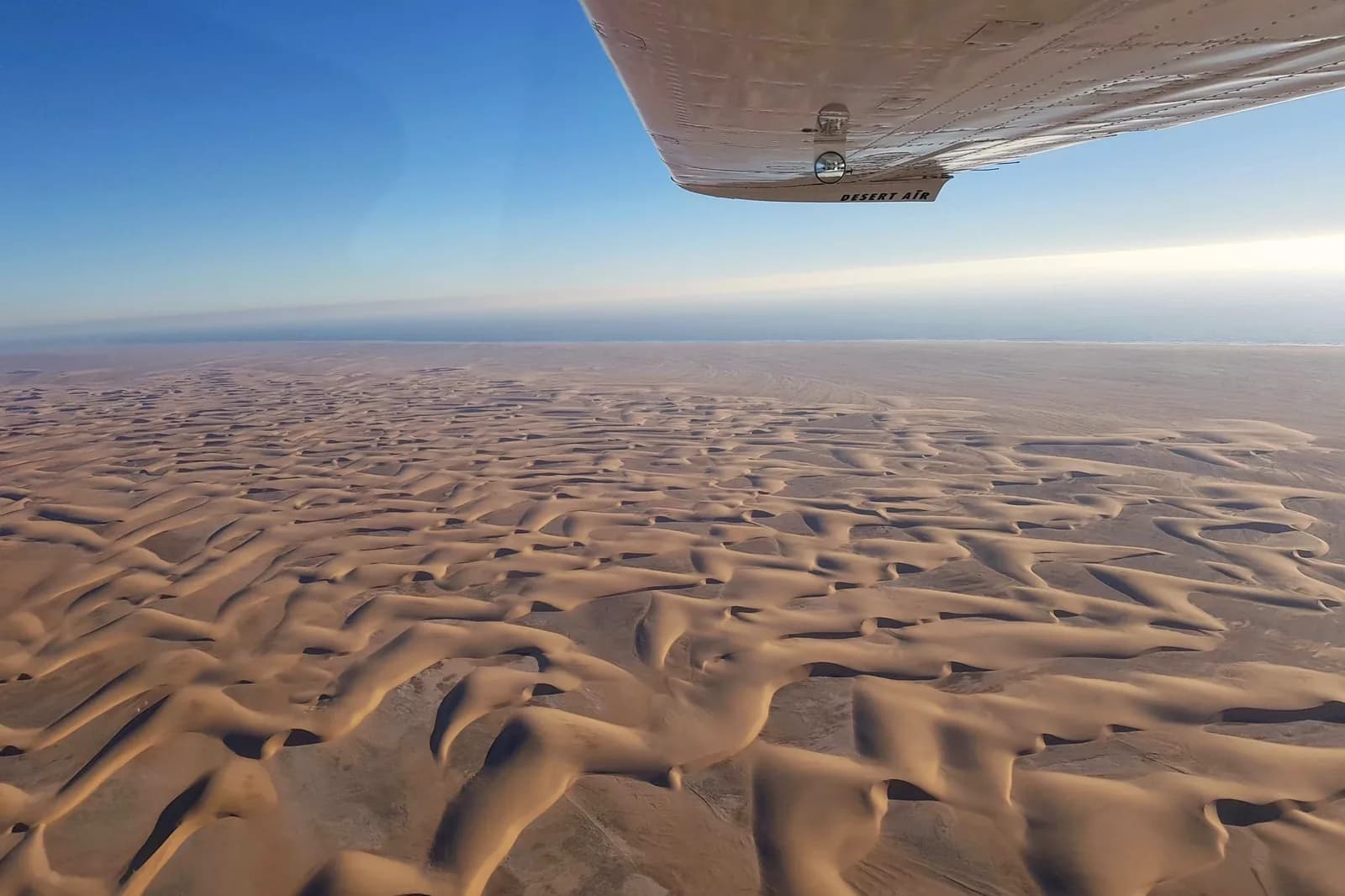 Rundflug über die Dünen der Namib