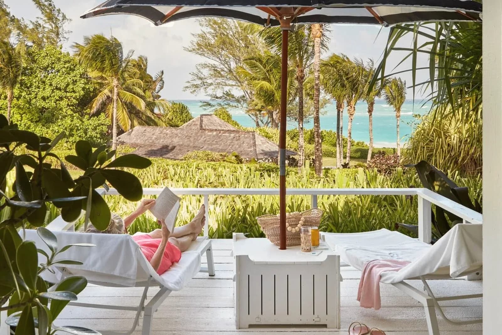 The Dunmore – Terrasse mit Blick auf den Strand